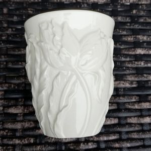 Lovely Lenox toothbrush holder